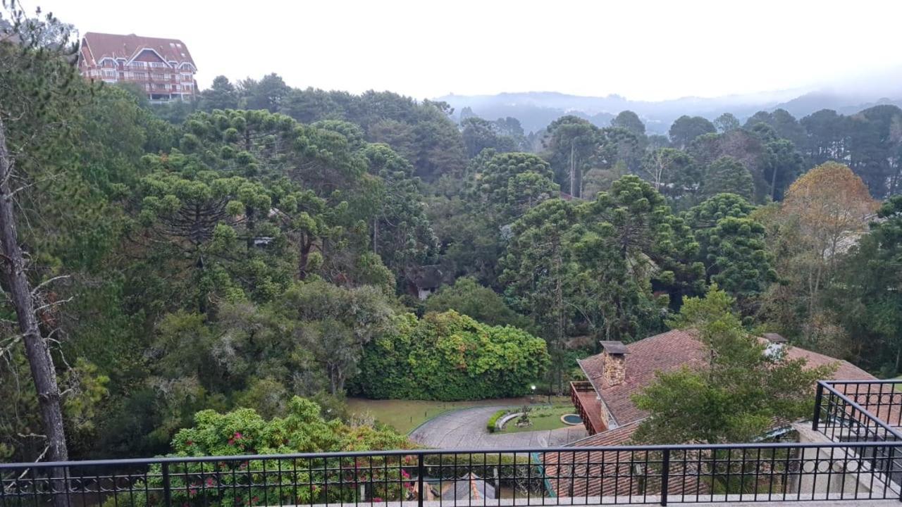 Hotel Pousada Lá Bas Campos do Jordão Exterior foto