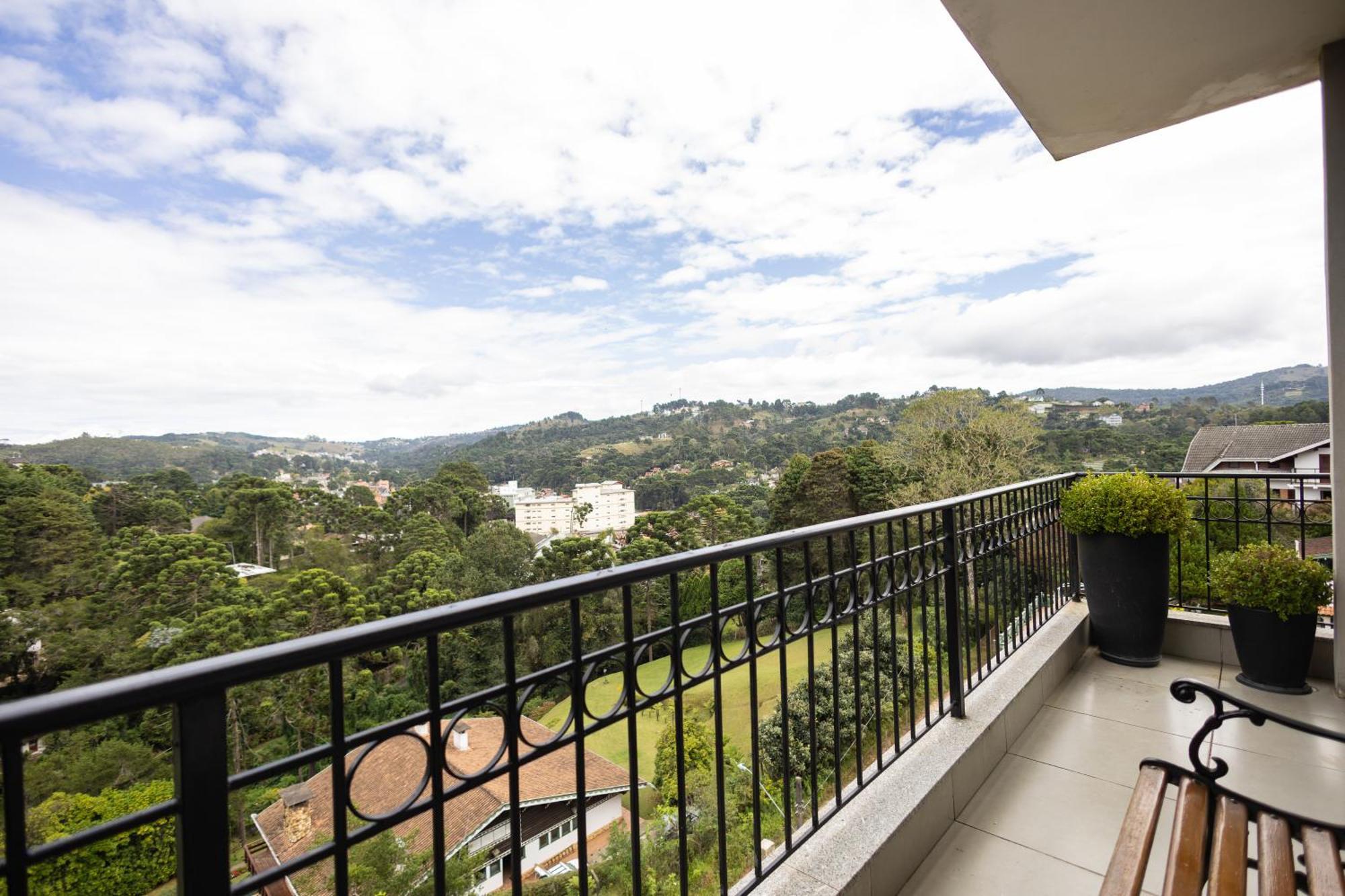 Hotel Pousada Lá Bas Campos do Jordão Exterior foto