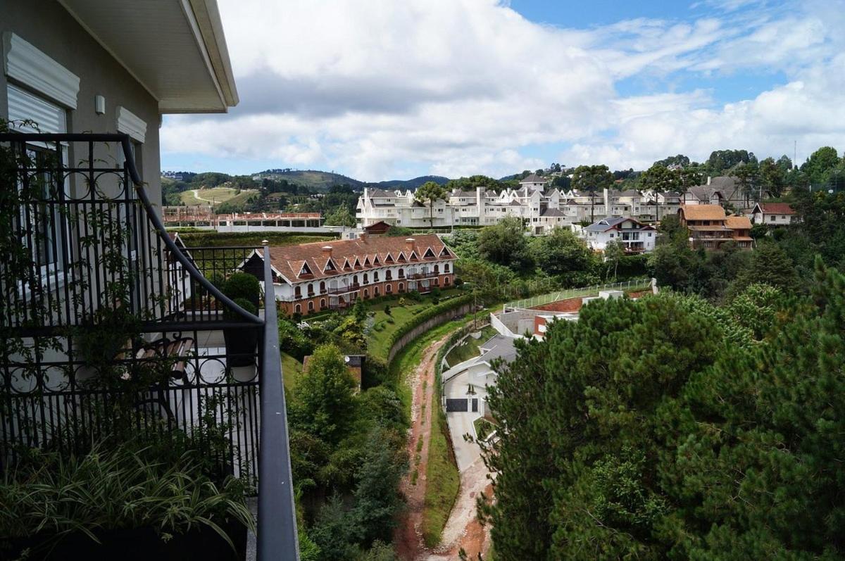 Hotel Pousada Lá Bas Campos do Jordão Exterior foto